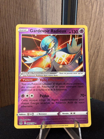 Gardevoir Radieux 069/196