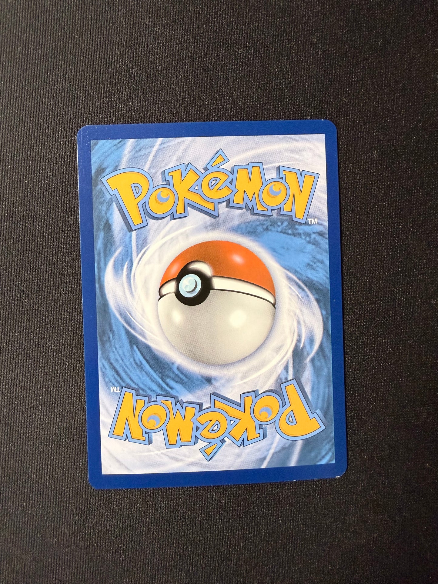 Pikachu VMAX 044/185