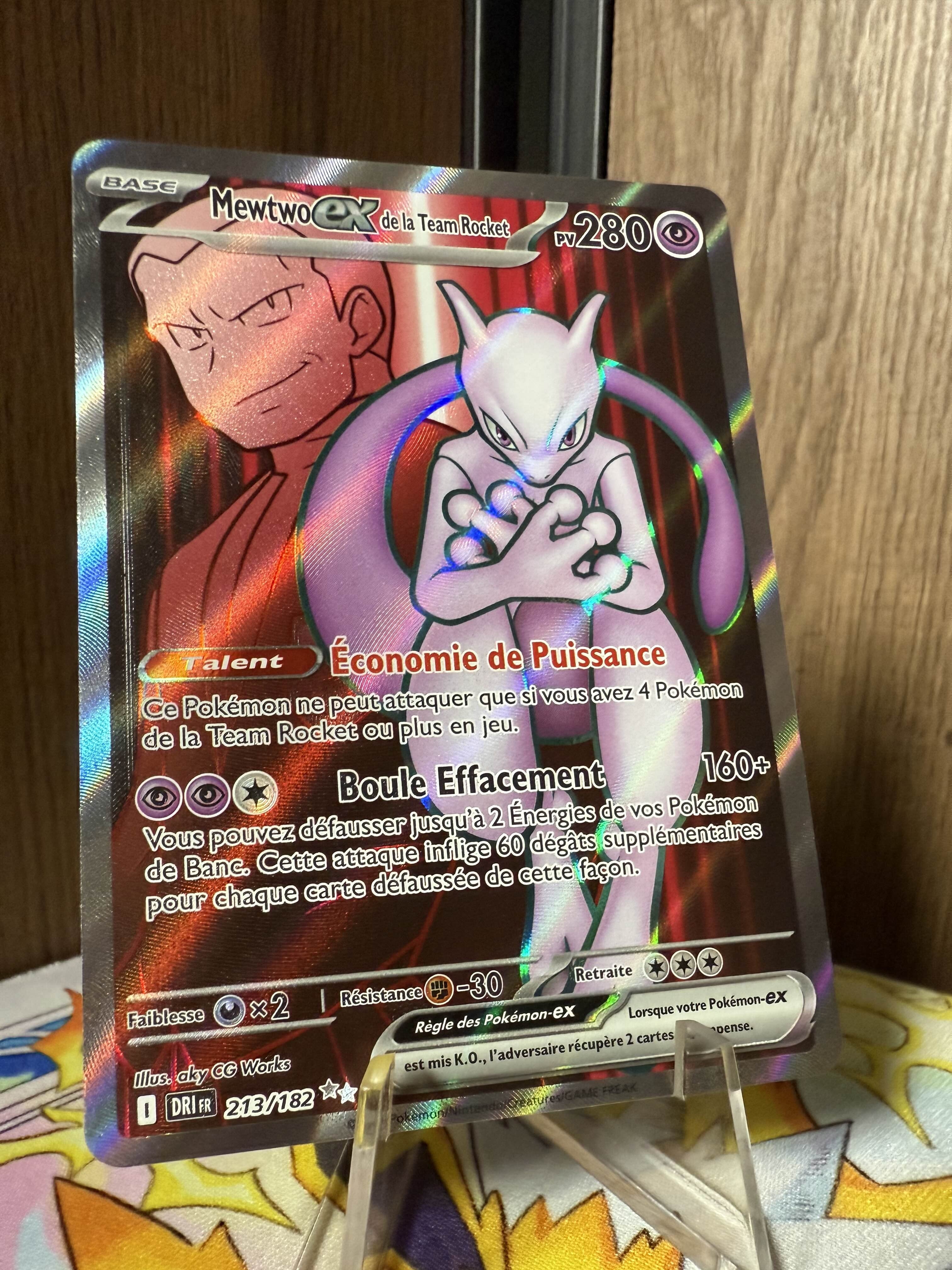 Mewtwo ex de la Team Rocket (DRI 213)